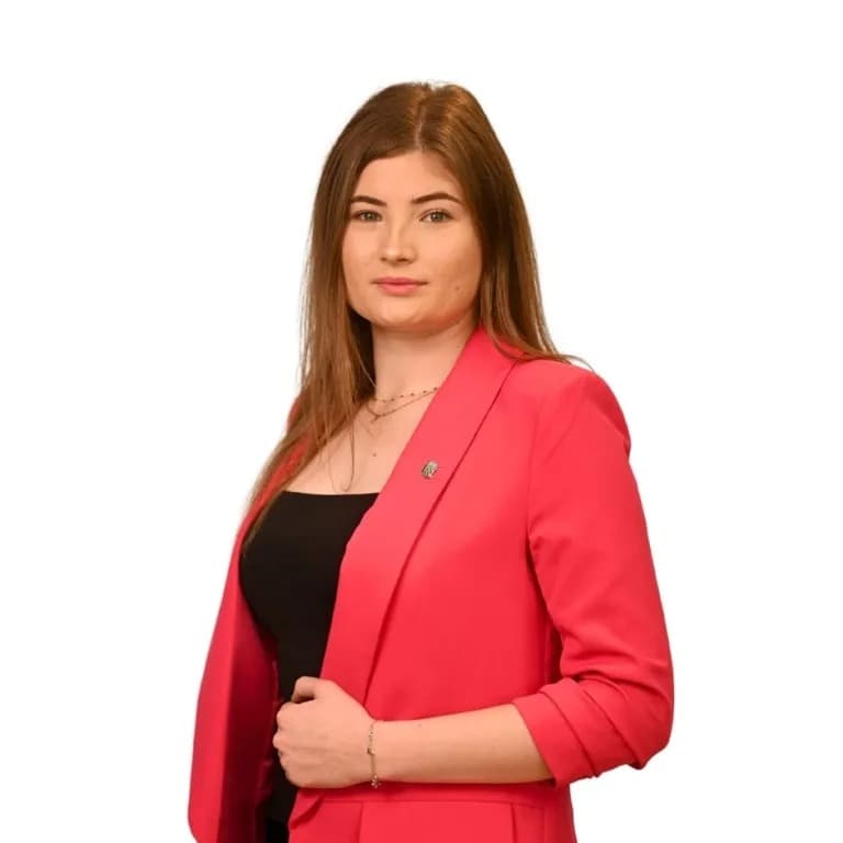 Cristina - Contabil Junior